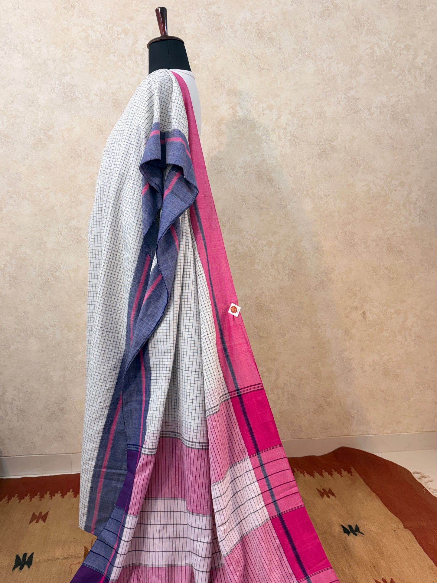 Patteda Anchu Linen Saree-Tradition woven in checks with Ganga Jamuna Border