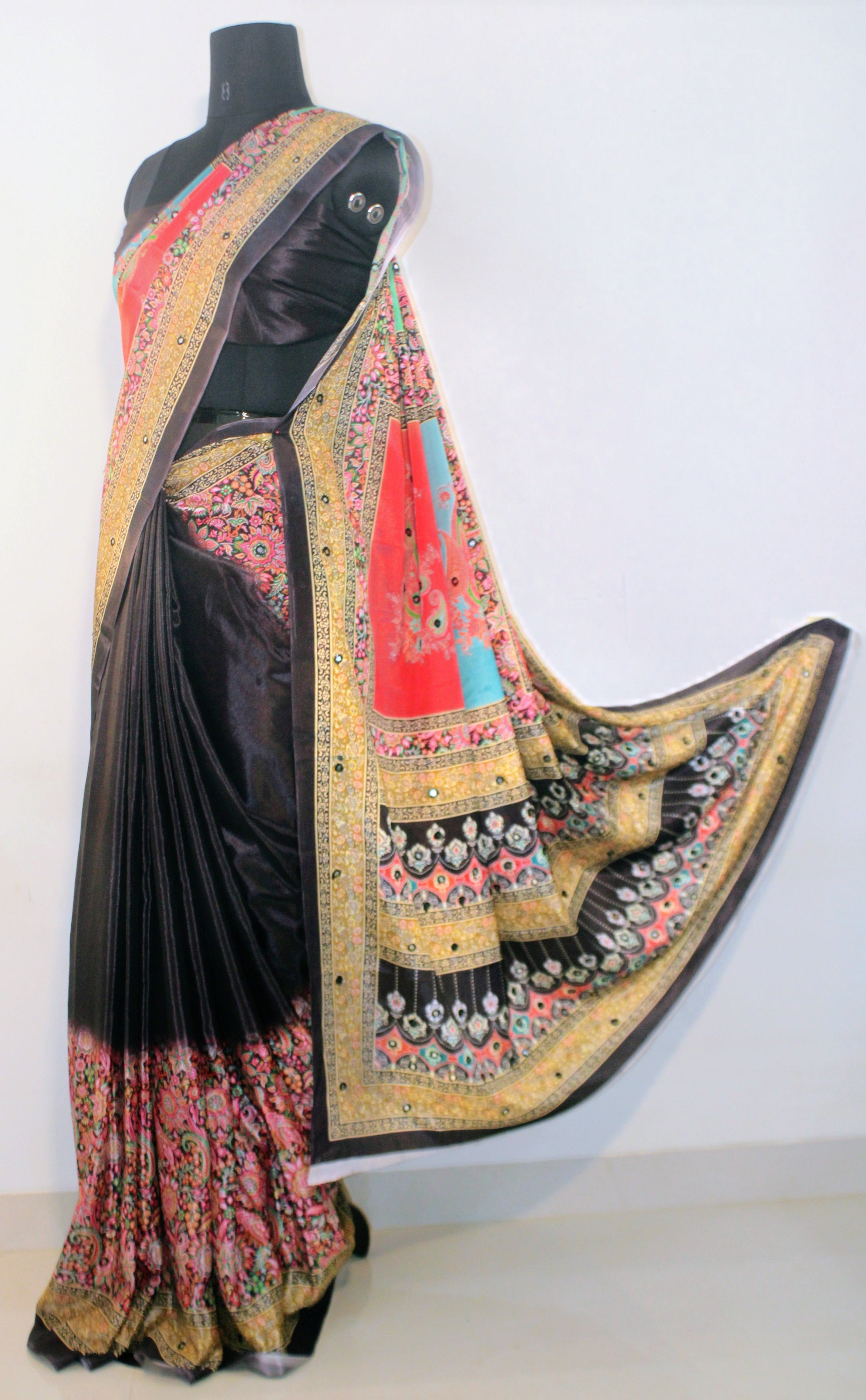Maniqueen wearing dark wine Chinon silk saree with mirror work—styled for Navaratri garba nights and festive elegance.