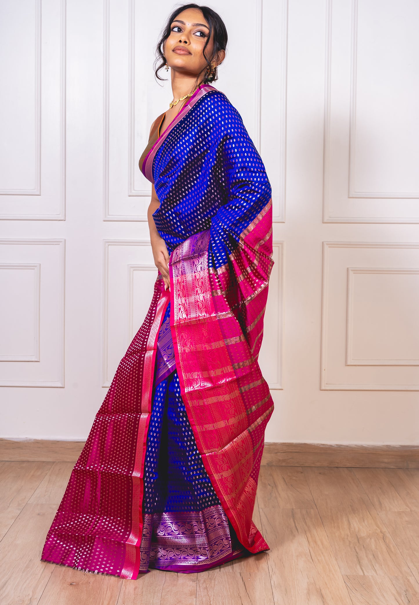 The Silk of Thousand Motifs