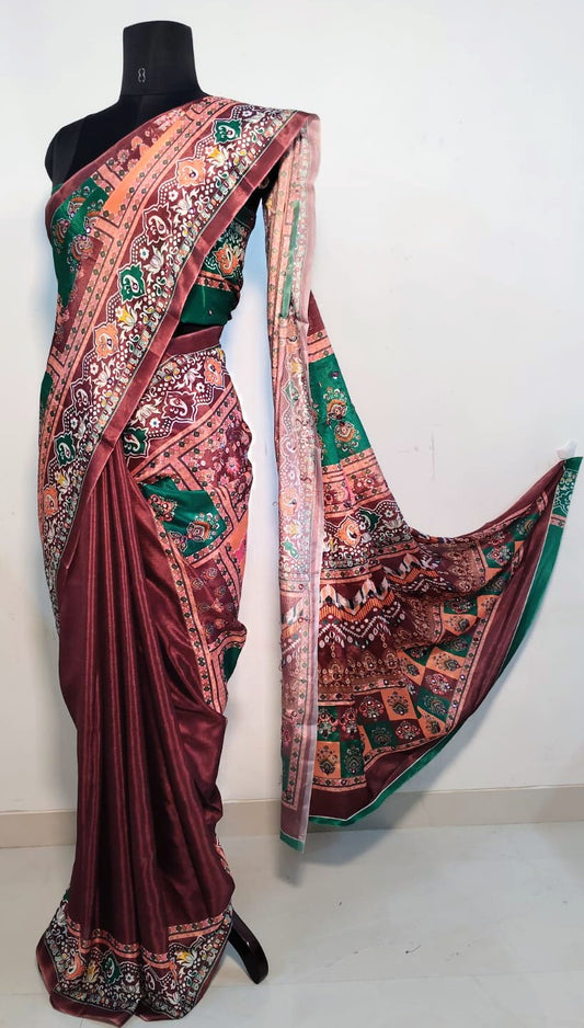 Maniqueen wearing brown Chinon silk saree with mirror work—styled for Navaratri celebrations and festive elegance.