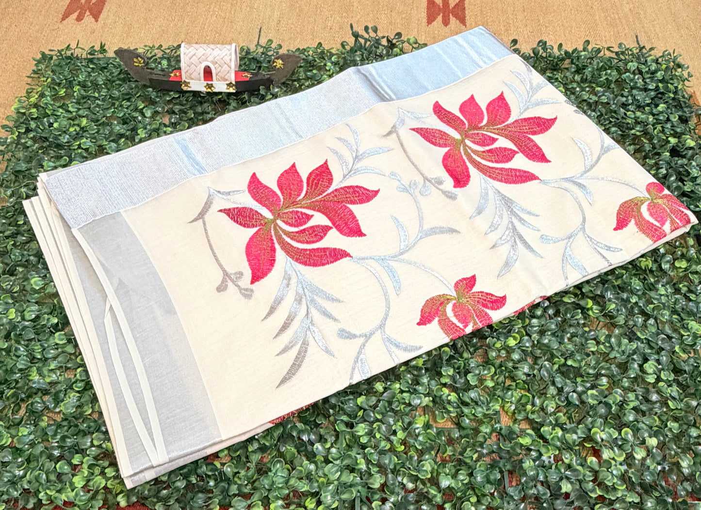 Kerala Kasavu Sarees – Timeless Tradition