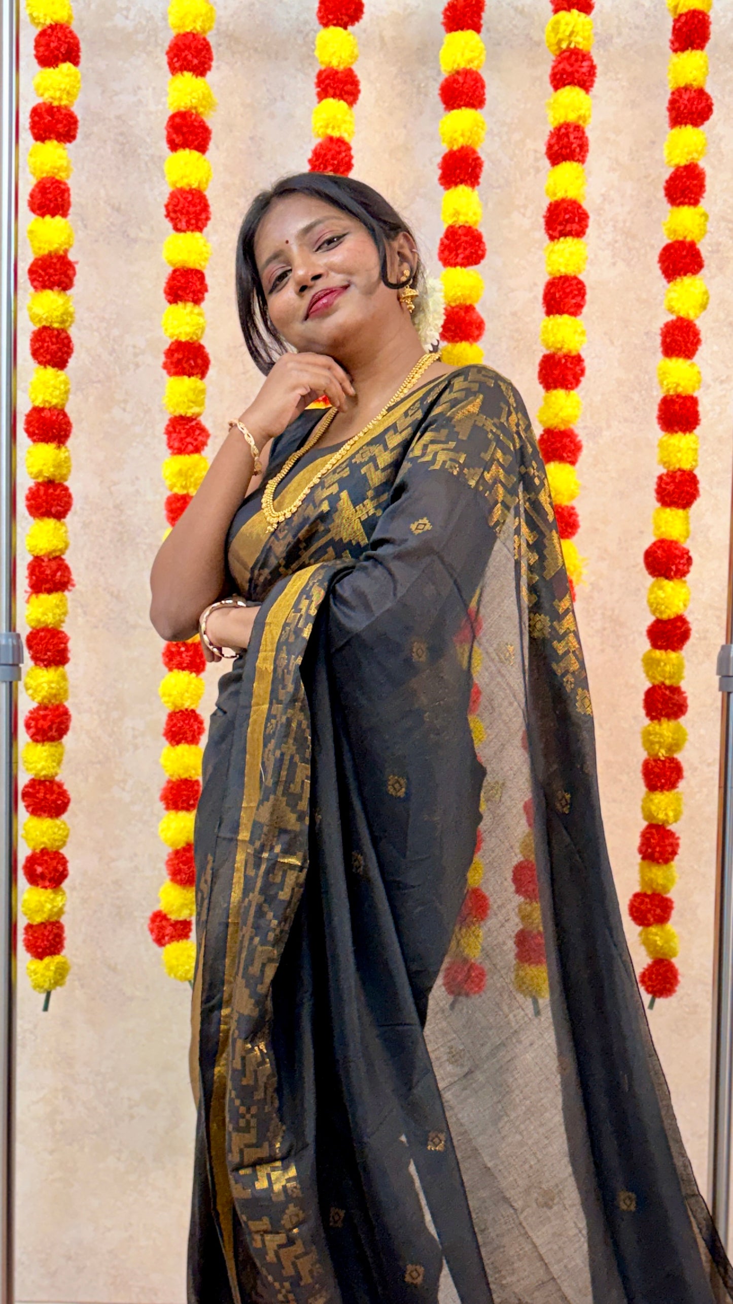 Trendy Linen Saree with Designer Geometric Zari border