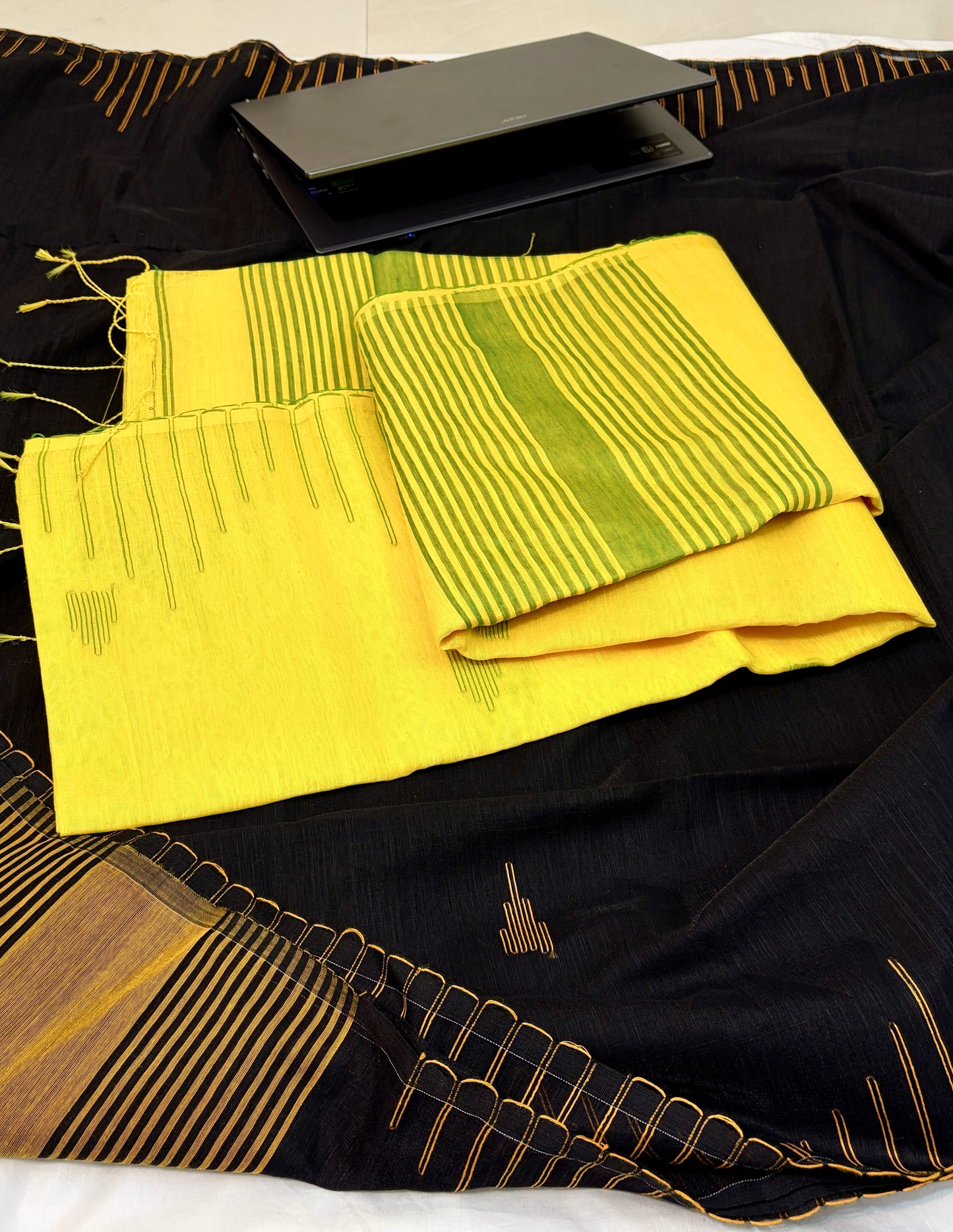 Elegant Cotton Linen  Saree with weaved border