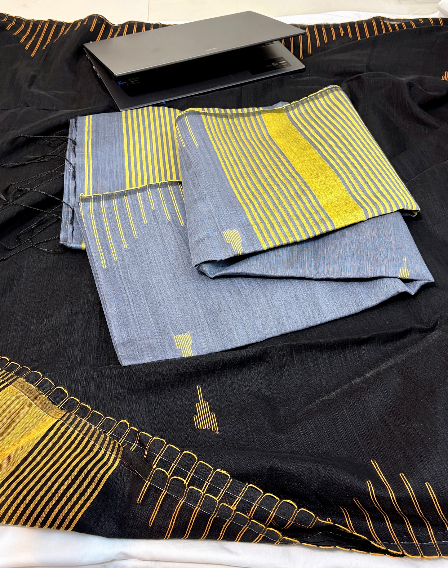 Elegant Cotton Linen  Saree with weaved border