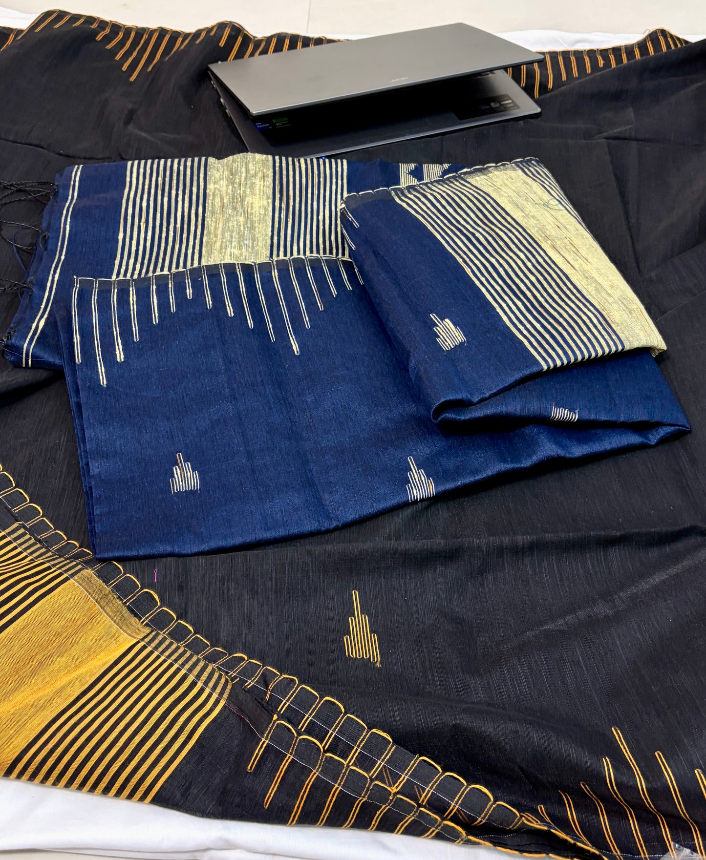 Elegant Cotton Linen  Saree with weaved border