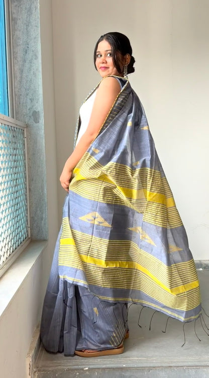 Elegant Cotton Linen  Saree with weaved border