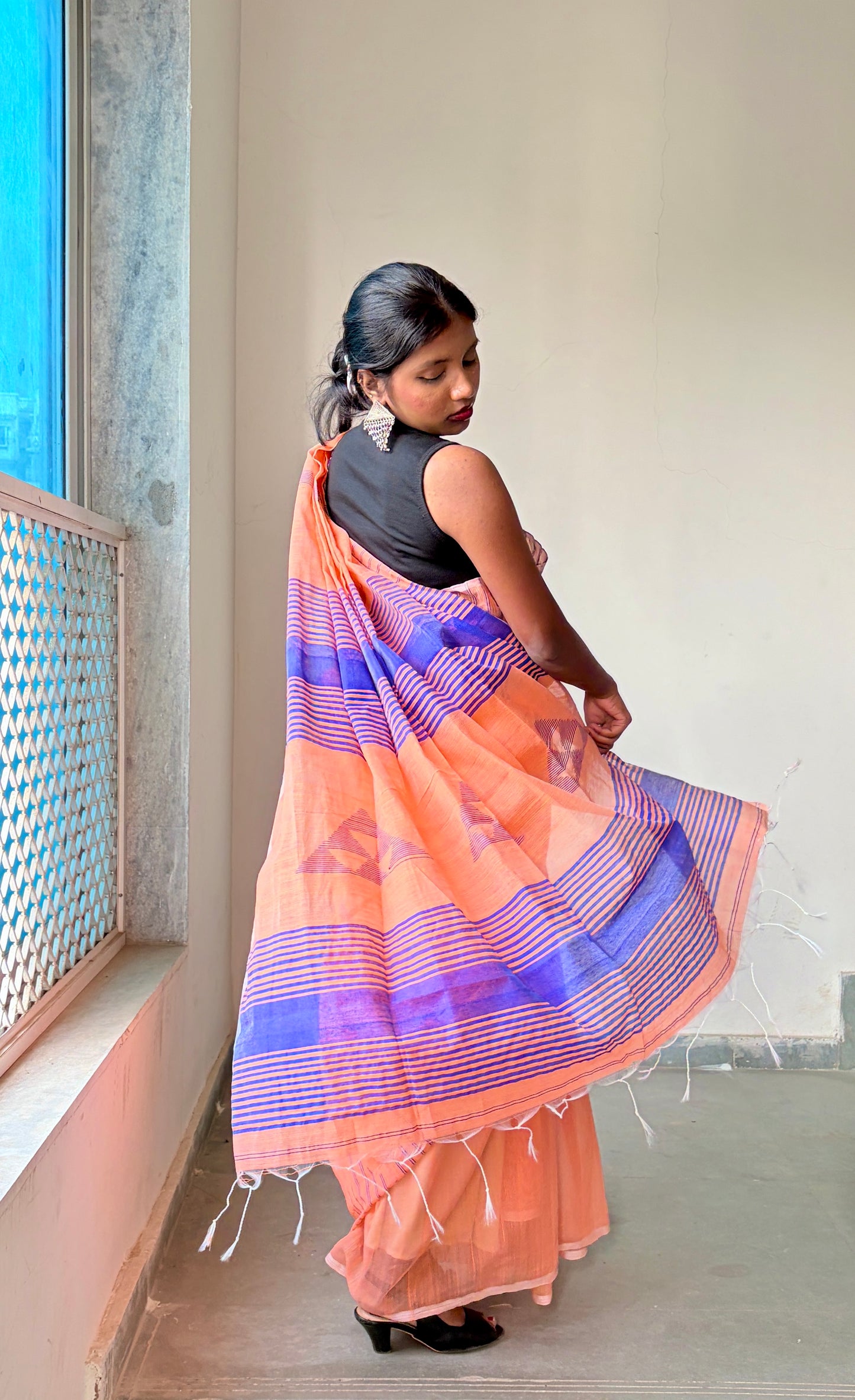 Elegant Cotton Linen  Saree with weaved border