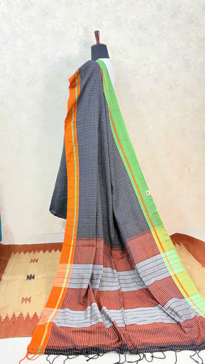 Patteda Anchu Linen Saree-Tradition woven in checks with Ganga Jamuna Border