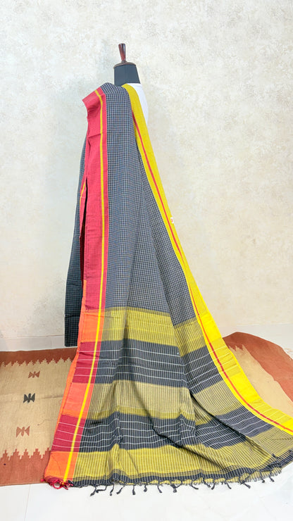 Patteda Anchu Linen Saree-Tradition woven in checks with Ganga Jamuna Border