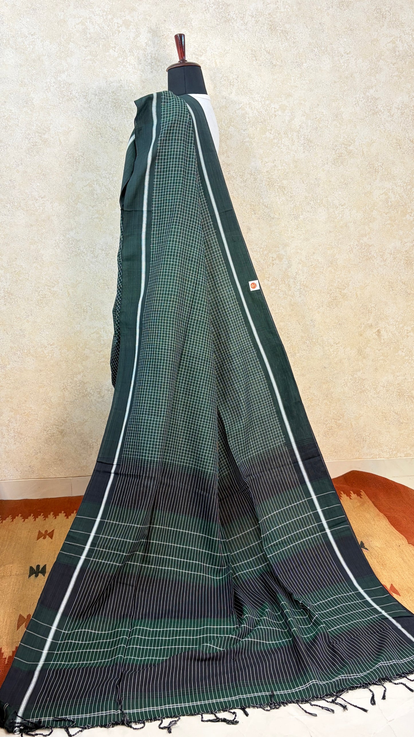 Patteda Anchu Linen Saree-Tradition woven in checks with Ganga Jamuna Border