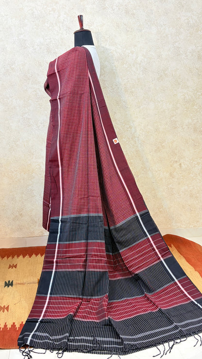 Patteda Anchu Linen Saree-Tradition woven in checks with Ganga Jamuna Border
