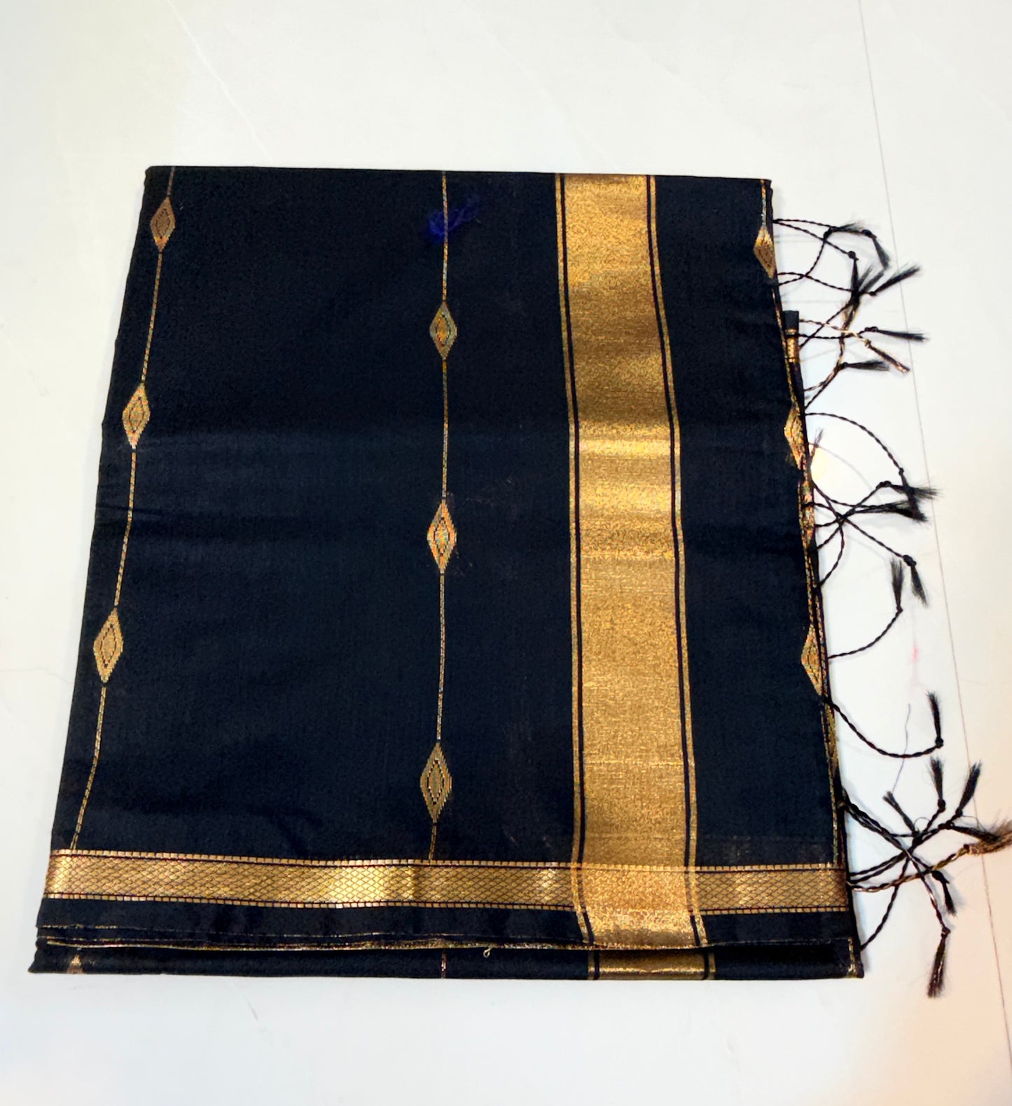 Maheshwari Magic in Diamond Edition – Graceful Weaves in Cotton Silk