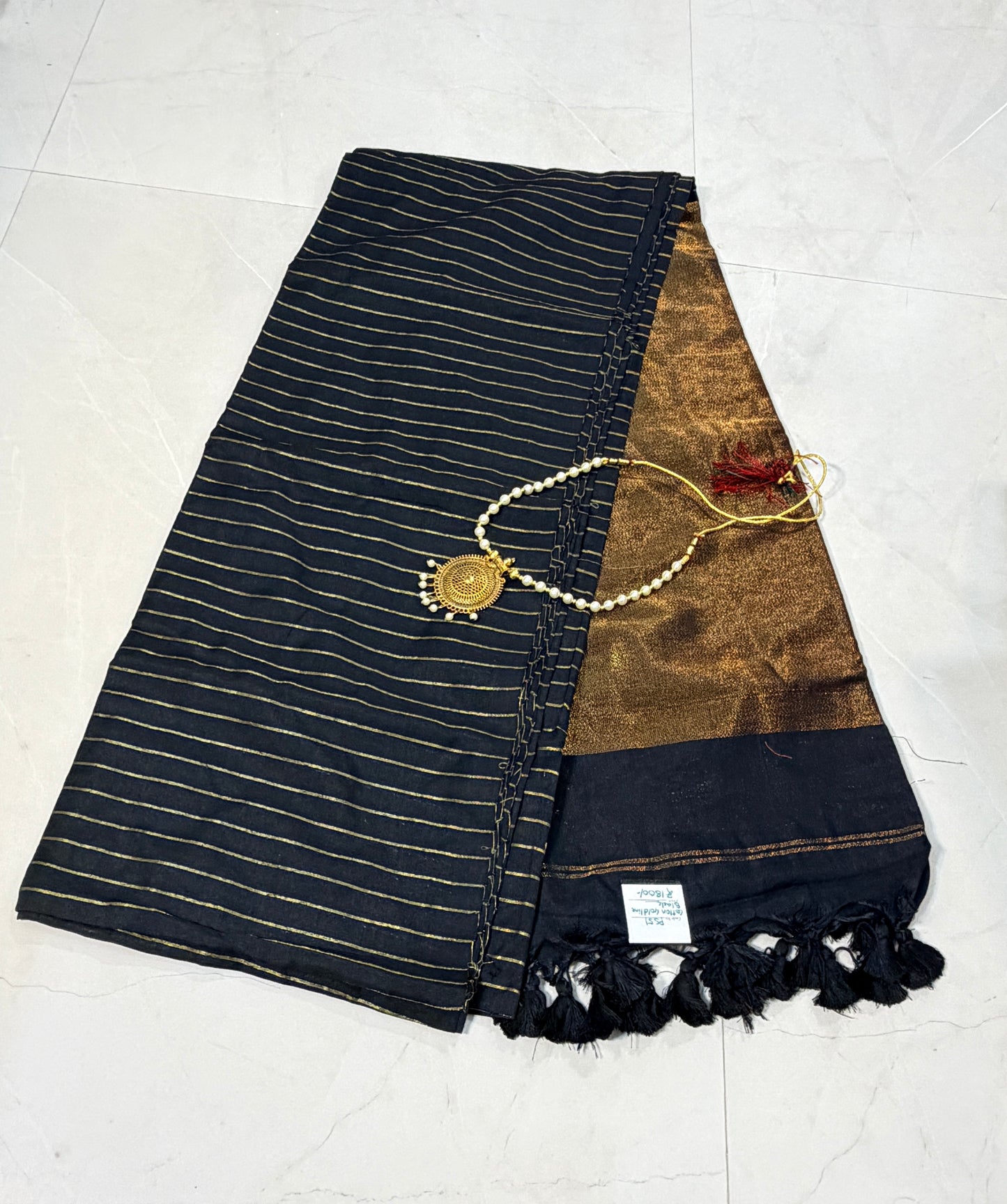 Cotton Sarees : Golden Zari lines
