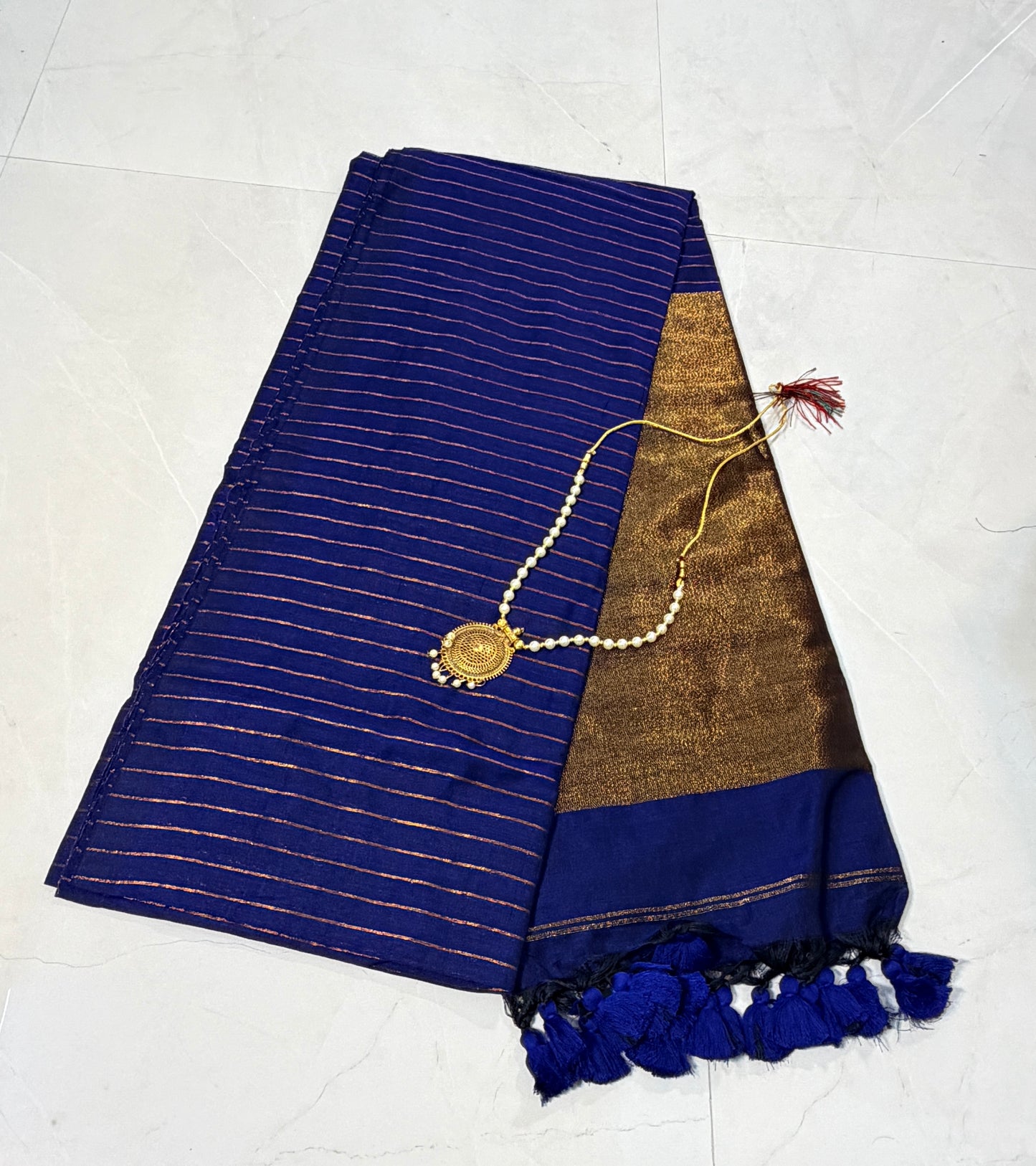 Cotton Sarees : Golden Zari lines
