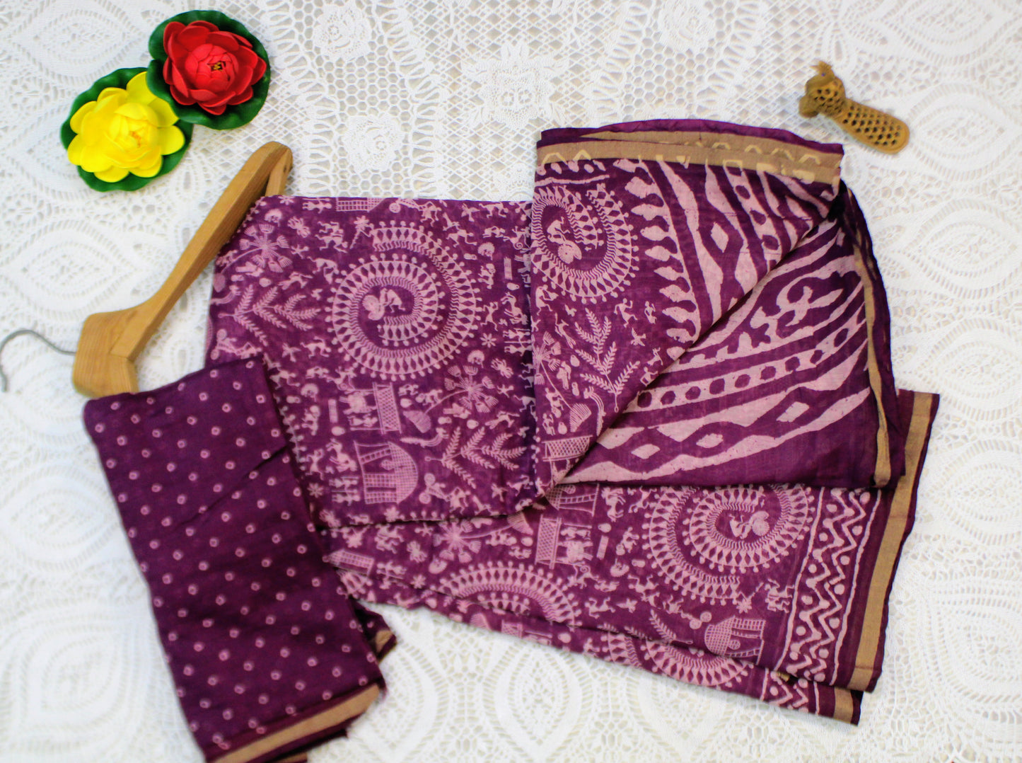 Chanderi cotton Red saree with warli print and thin golden zari border